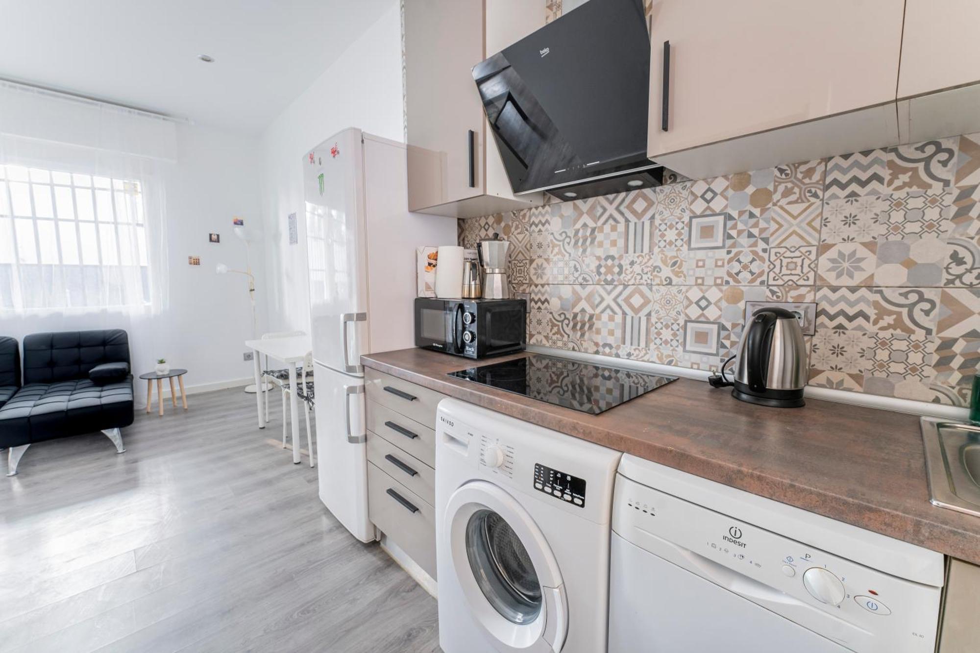 Hogar En Calle Lavapies Madrid Luaran gambar